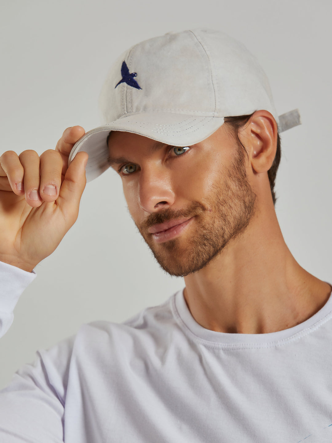 Aiuruocan Men's White Cap Aiuruocan