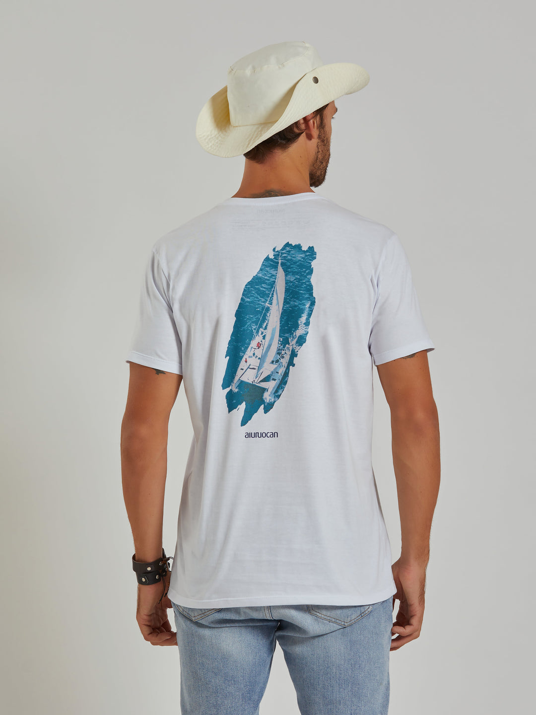 Catamaran Men's White T-Shirt Aiuruocan