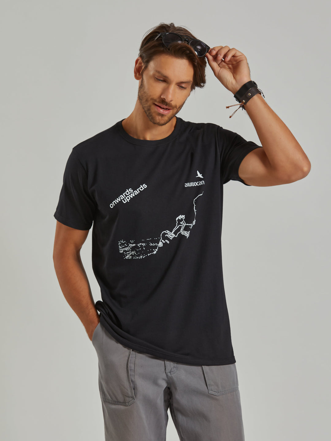 Onwards Upwards Men's Black T-Shirt Aiuruocan