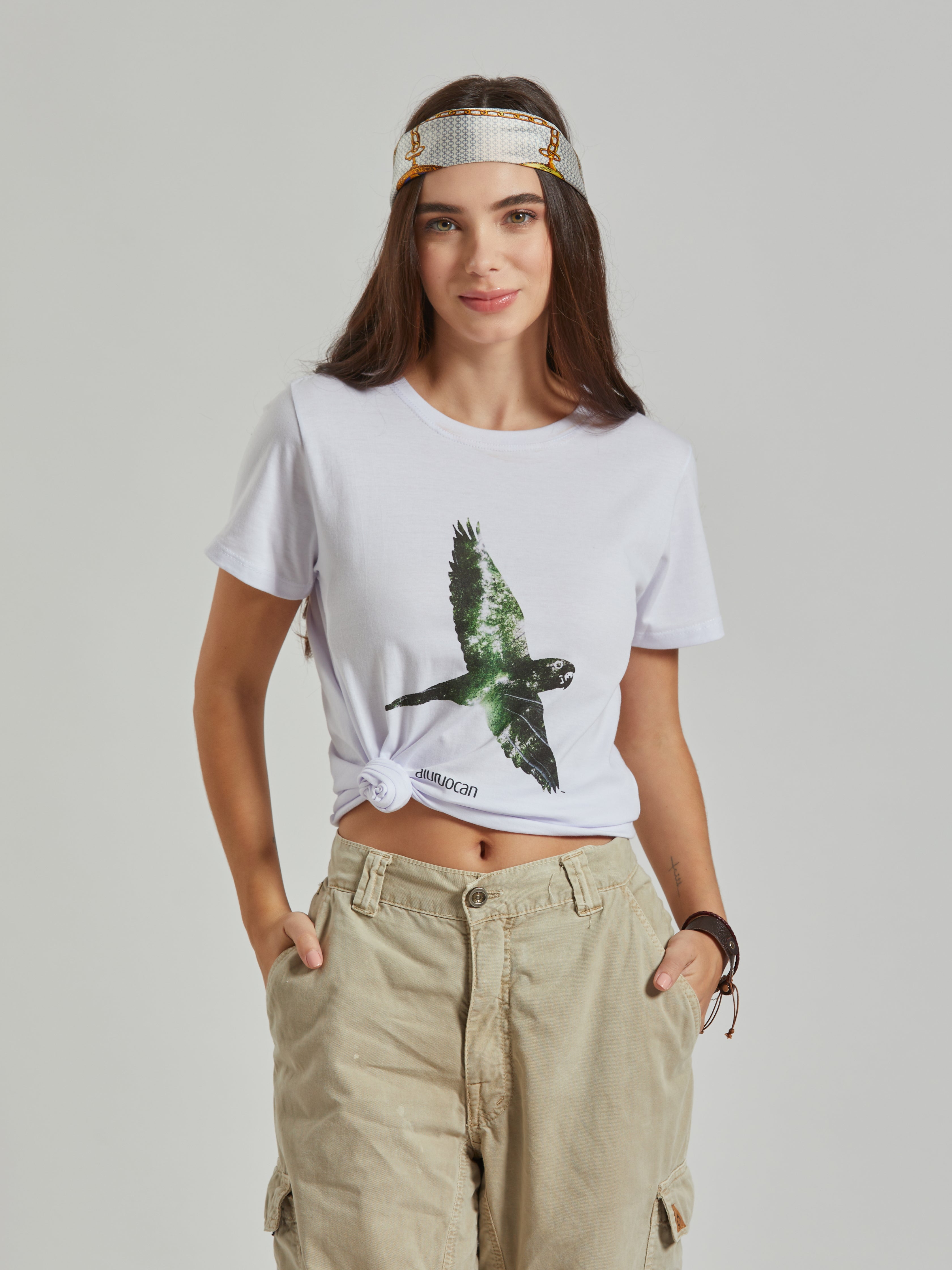 Papagaio Women's White T-Shirt Aiuruocan